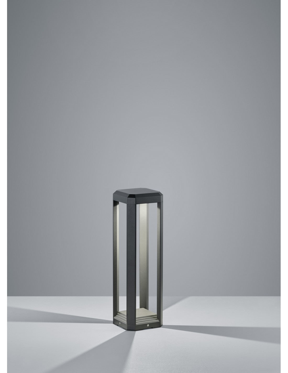 Niedrige LED-Pollerleuchte für den Außenbereich Logone Anthrazit IP65 Trio Lighting