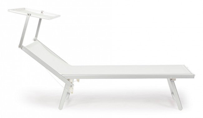 Weiße Sonnenliege für den Außenbereich
