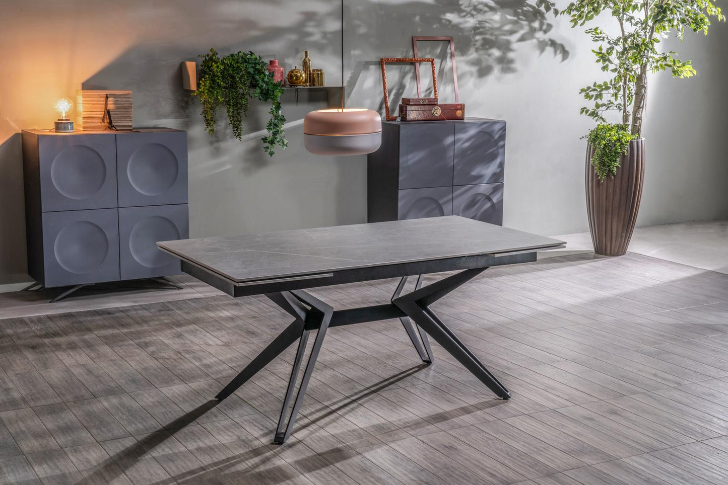 Ausziehbarer grau-schwarzer Tisch 90 cm x 160-240 cm cm H. 76 cm