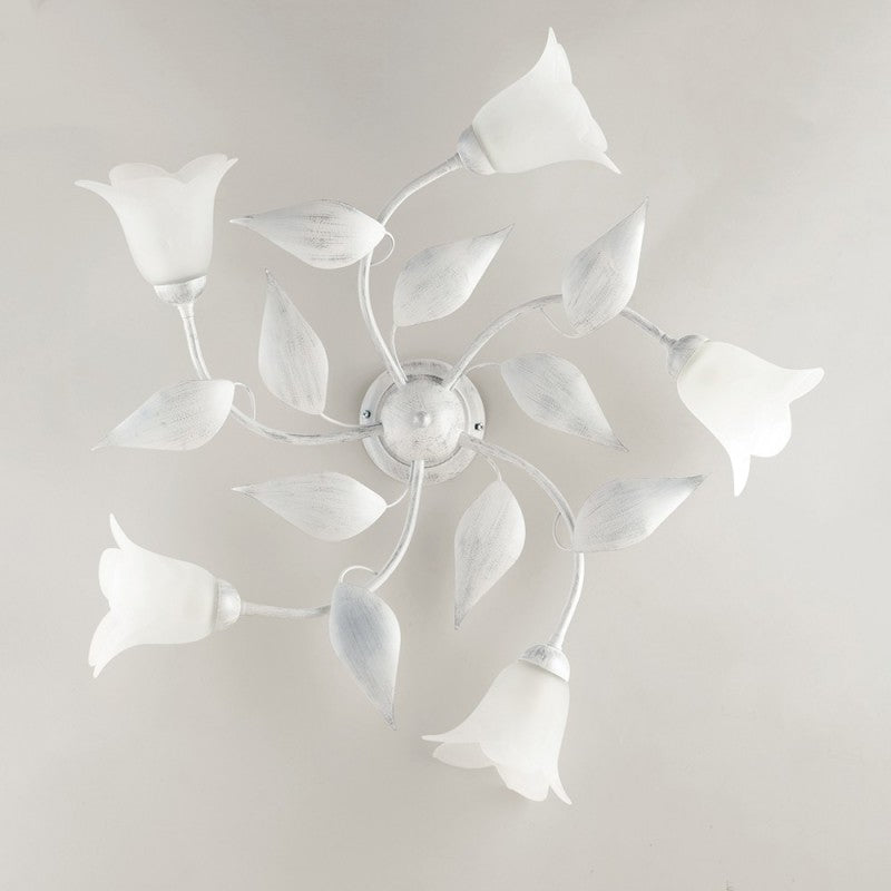 Deckenleuchte aus weiß-silbernem Eisen mit fünf Lichtern aus weißem Alabasterglas 70x h20 cm