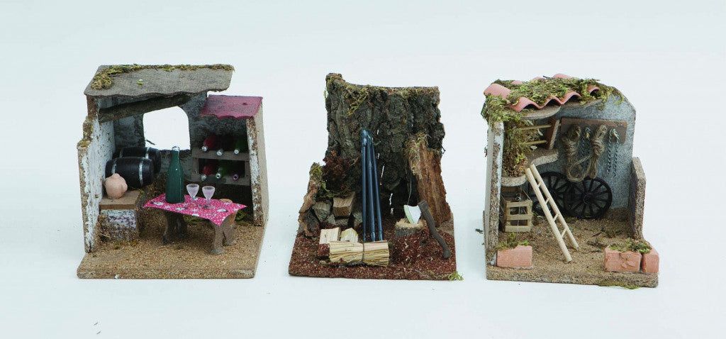 Disp.Scena Taverne/Stall C/Werkzeuge/Holzschuppen Cm.14,5X15X15H 3 Modelle. Weihnachtsdekoration