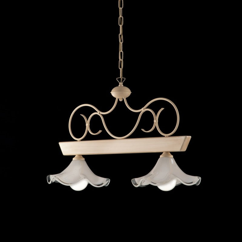 Kronleuchter aus elfenbeinfarben lackiertem Holz und Eisen mit gebeiztem Dekor, 2 Lichter