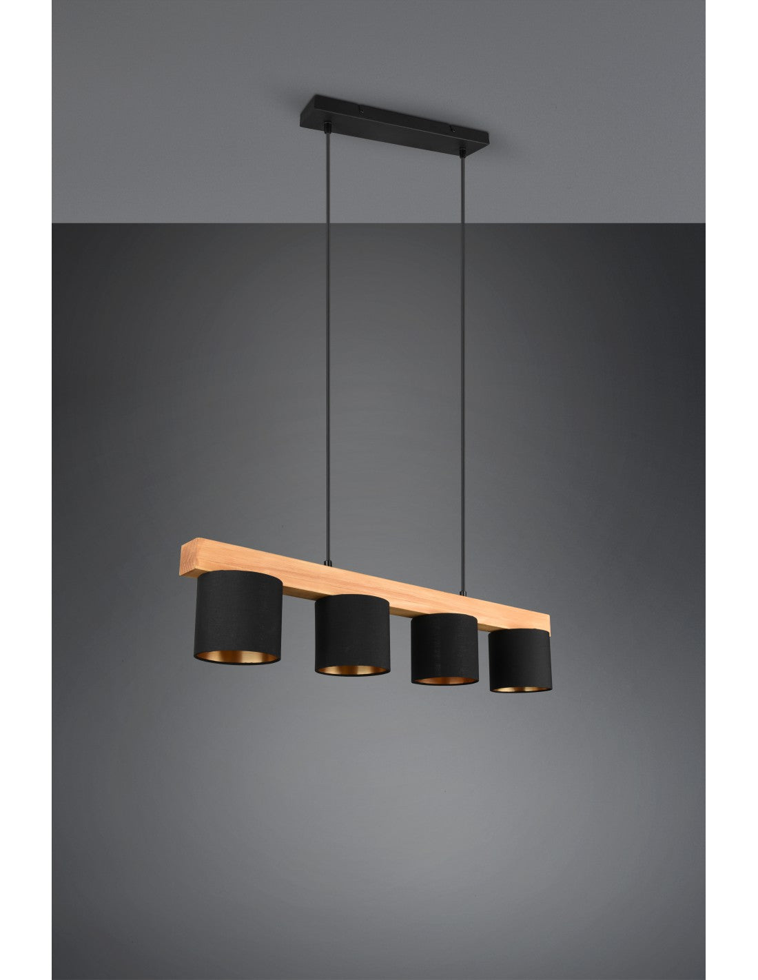 Linearer Kronleuchter aus Holz mit 4 schwarzen Lampenschirmen Cameron Trio Lighting