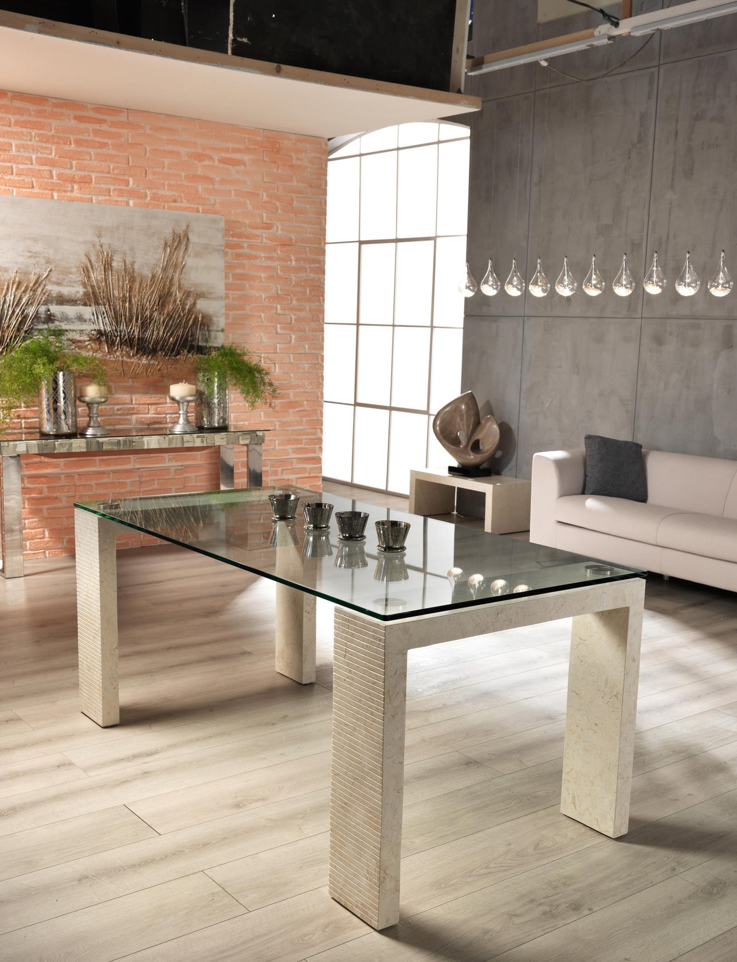 Fester Tisch 180x90 cm mit Platte aus gehärtetem Glas und beigen Beinen und Sockel