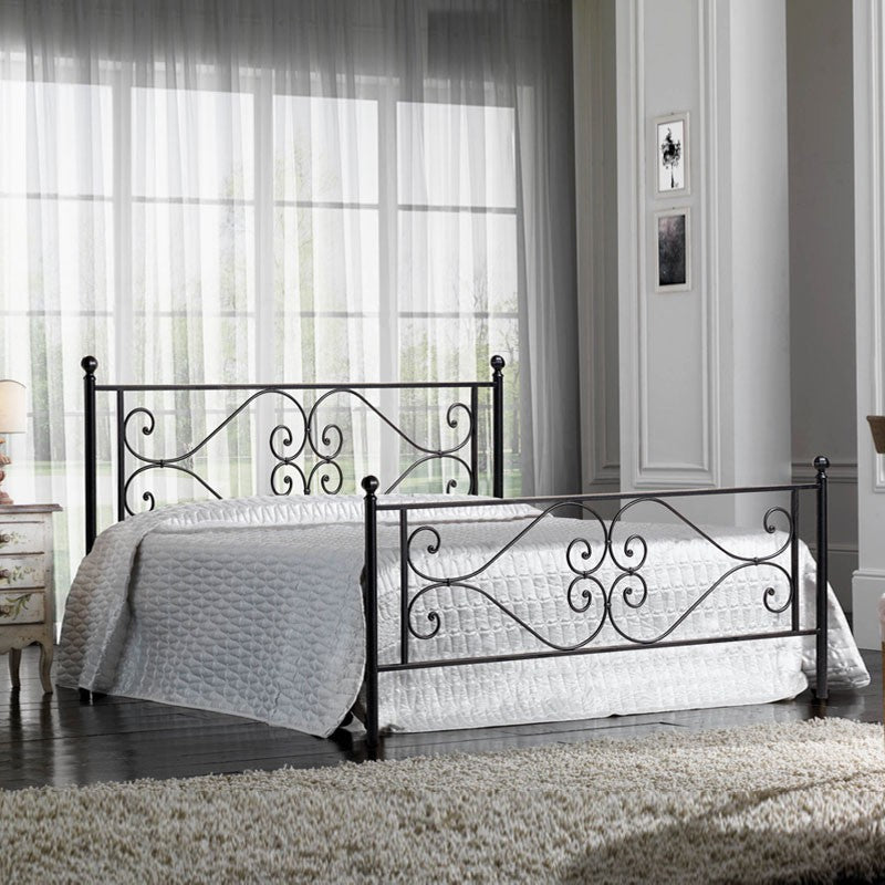 Doppelbett aus Eisen mit bearbeitetem Fußteil in Nero Firenze