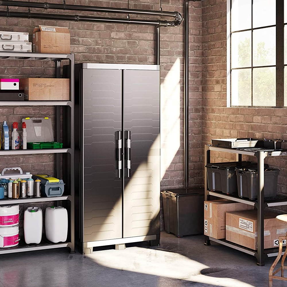 Hoher Kleiderschrank aus Kunststoff mit 4 verstärkten Einlegeböden 88x45x181H cm. schwarze Garage XL