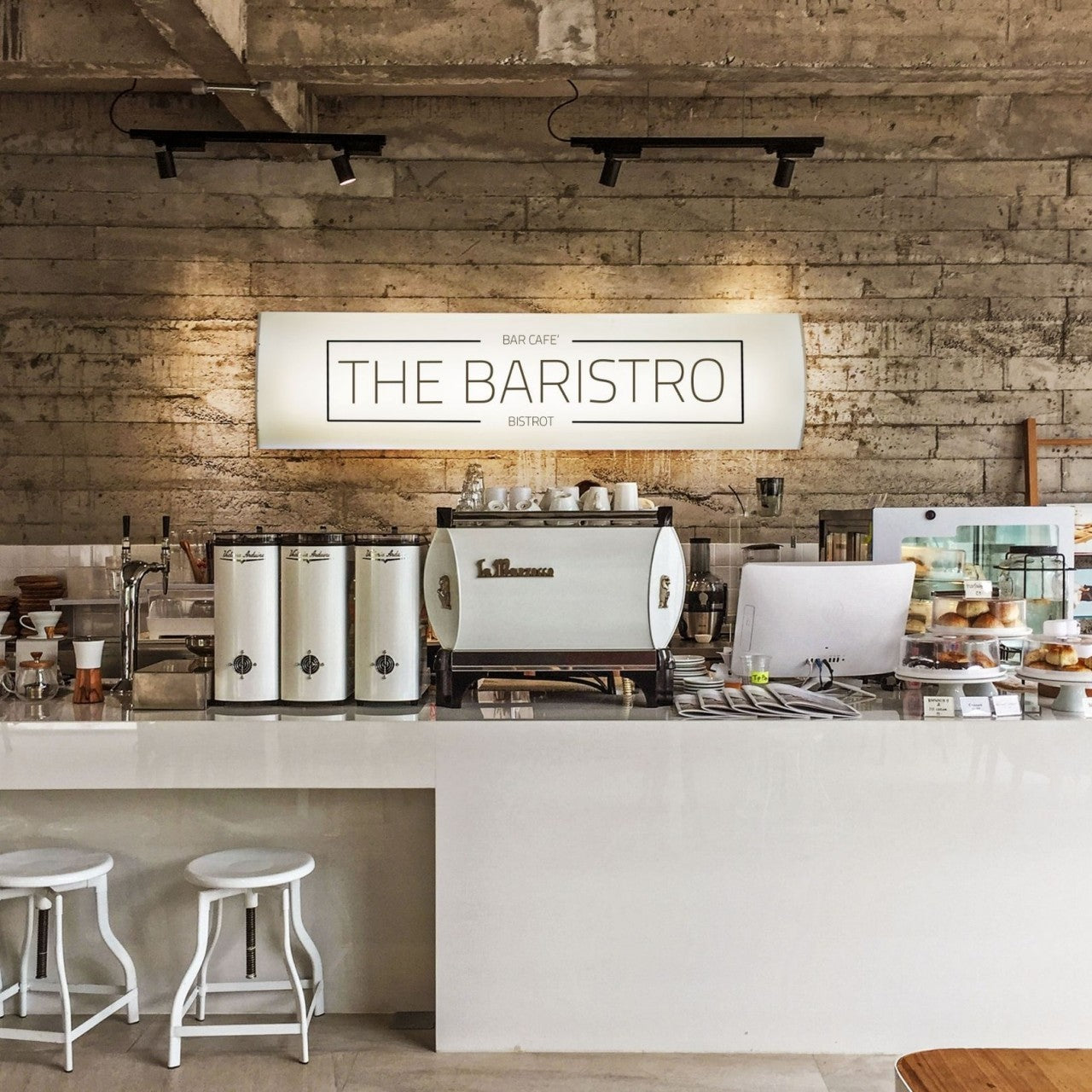 Deckenleuchte plus individuell integrierte LED-Applikation aus weißem Kunststoff cm. 157 x 42 x 13h