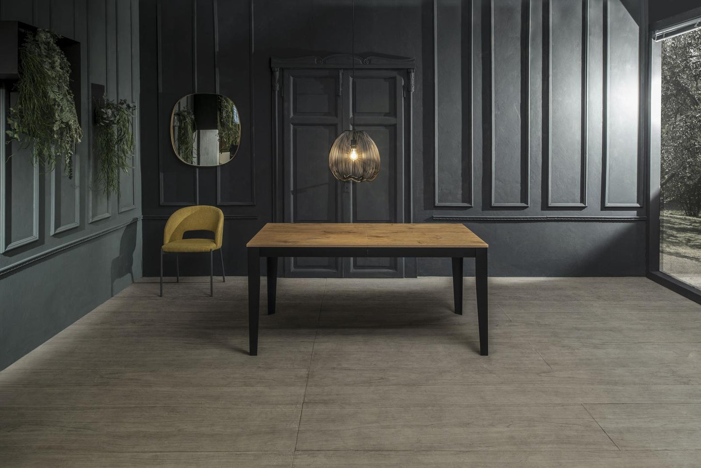 Ausziehbarer Tisch aus Eiche-Schwarz 80 cm x 130-290 cm H. 76 cm
