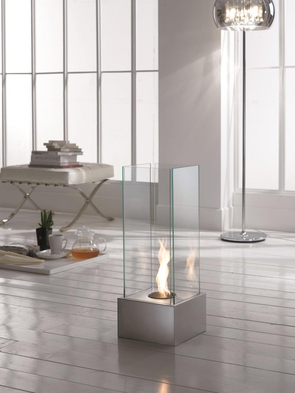 Chromgrauer Bioethanol-Bodendesign-Biokamin 25 x 25 x H 65 cm