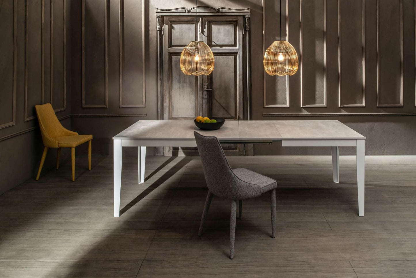 Ausziehbarer weißer Betontisch 80 cm x 130-290 cm H. 76 cm