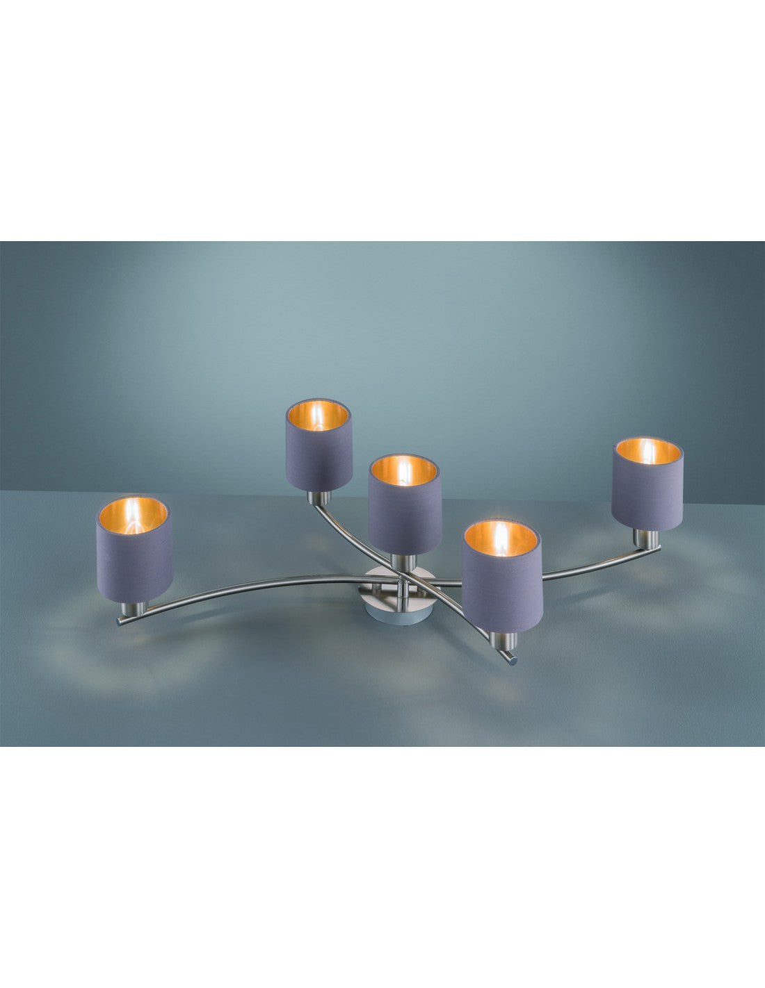 Deckenleuchte Garda Nichel mit 5 Lampenschirmen aus goldfarbenem, taubengrauem Stoff, L75 cm, Trio Lighting