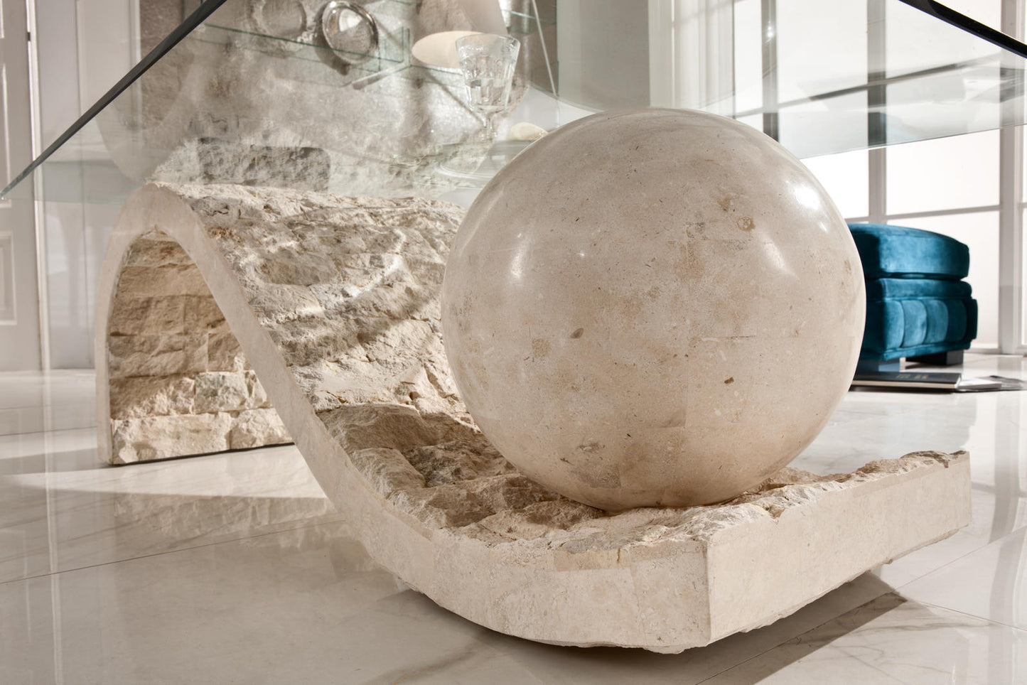 Transparent-beiger Couchtisch 70 cm x 120 cm H. 37 cm