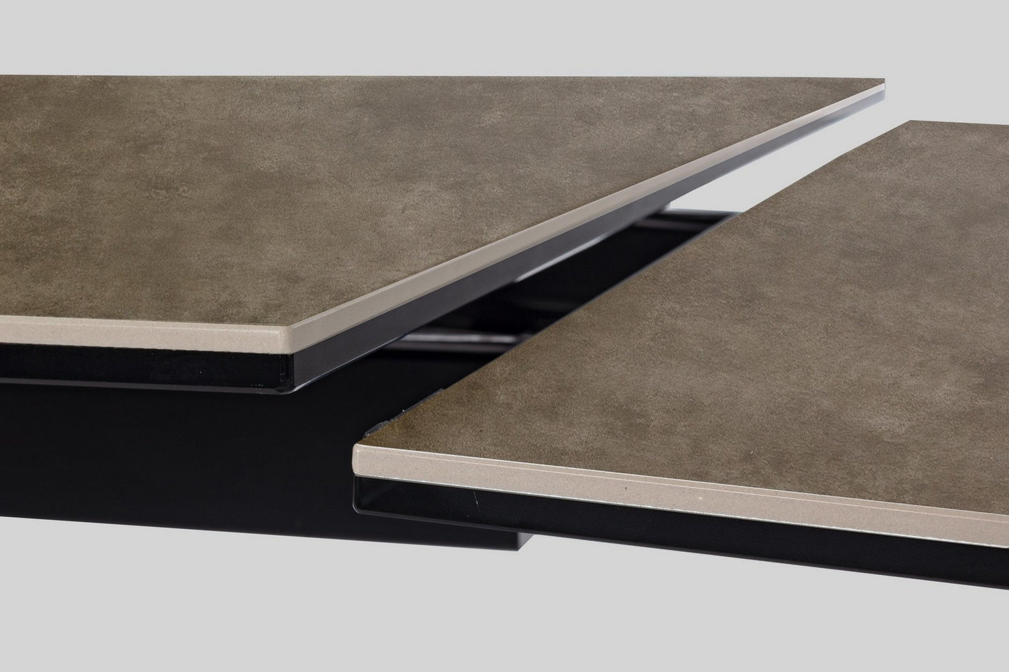 Ausziehbarer Tisch Arzachel aus Keramikstahl, 160–240 x 90 cm