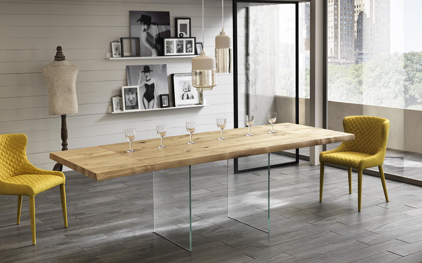 Eierstahl in stahlem Stein und Bein in vorgespanntem Glas 160 /240x90x76h cm