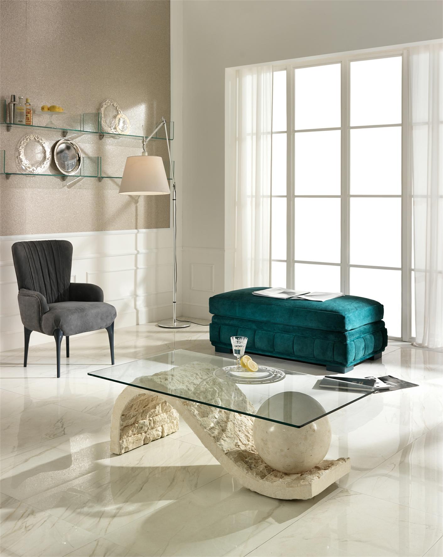 Transparent-beiger Couchtisch 70 cm x 120 cm H. 37 cm