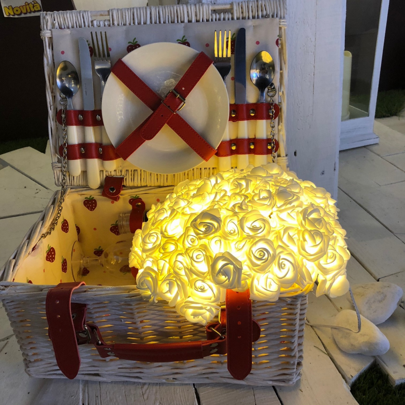 Blumenstrauß Weiße RBF-Rosen 120 LED 4m + Ø30cm