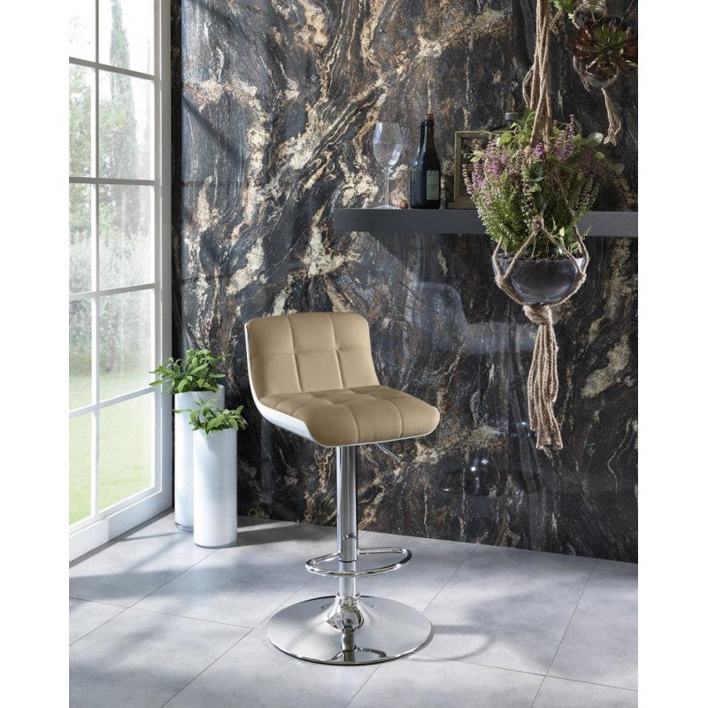 Hülsen in modernen, moderaten gequälten Gefolgböden