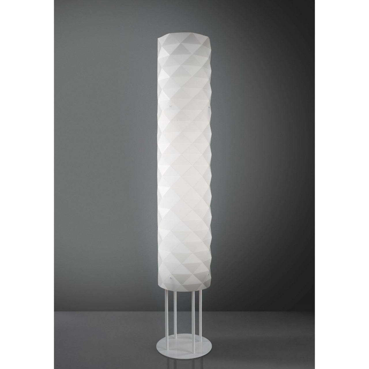Stehlampe mit weißem Sockel aus Metall, 27 x 155 h