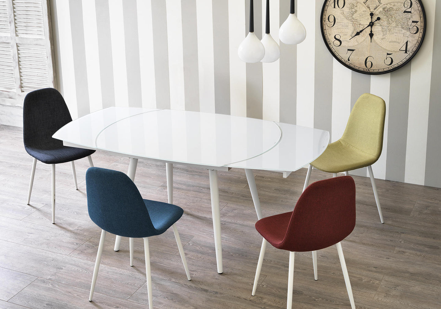 Ausziehbarer Tisch mit weißer Platte aus gehärtetem Glas, 120/180 x 90 cm