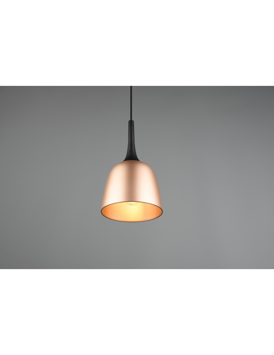 Linearer Kronleuchter mit 3 hängenden Messinganhängern Chiron Trio Lighting