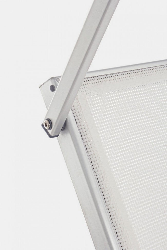 Cross-Sonnenliege mit weißen Aluminiumrädern