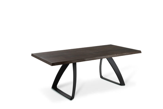 Tisch aus wärmebehandelter Eiche und schwarzen Beinen 100x200x76h cm