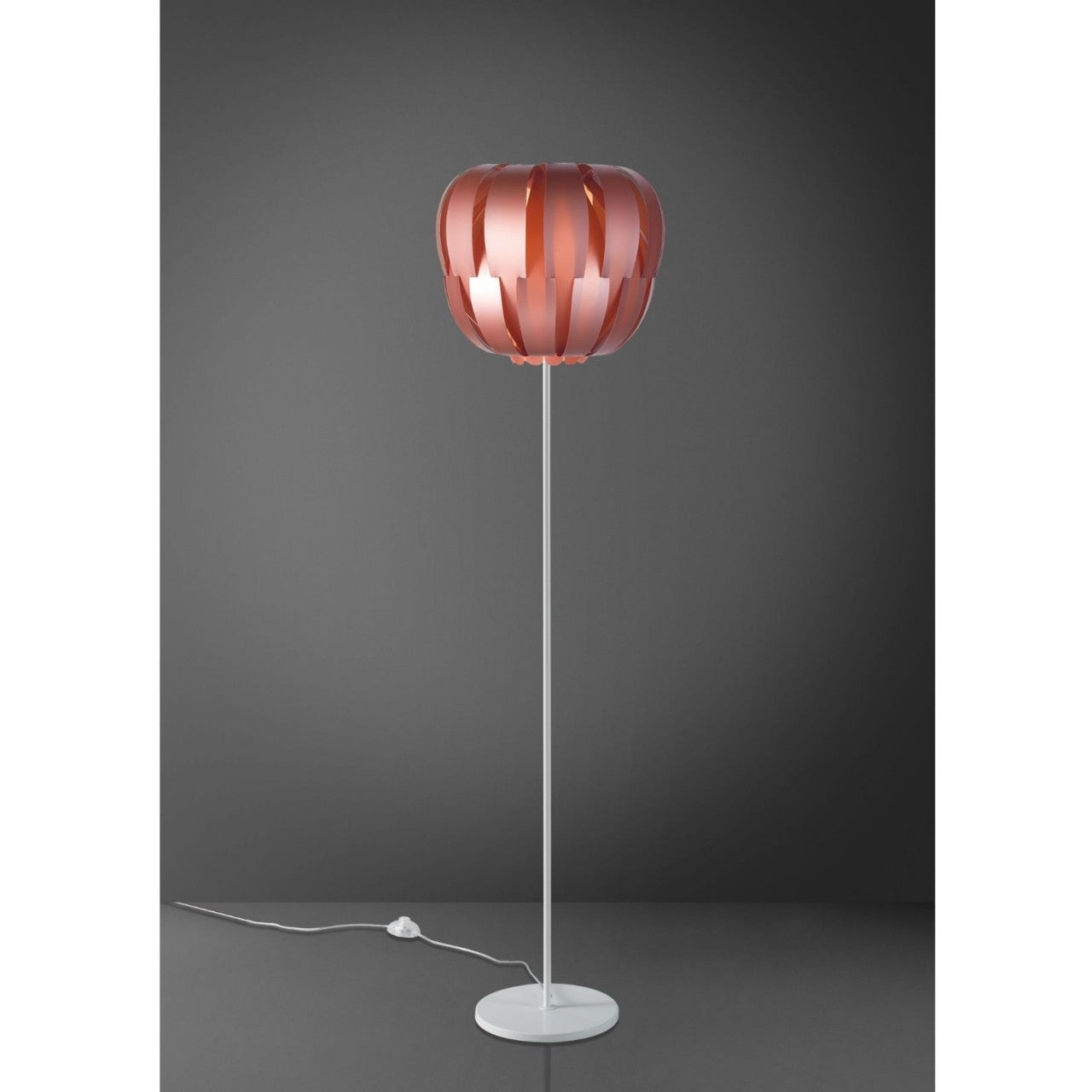 Rosa Stehlampe mit Metallsockel und Stiel aus Metall cm. 42 x 172h
