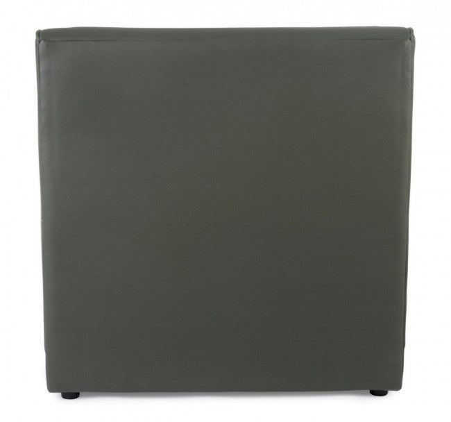 Moderner Designstil eines Holzsessels in grüner Lederoptik