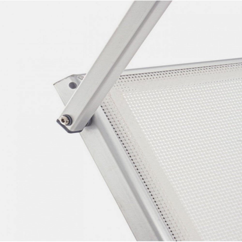 Cross-Sonnenliege mit weißen Aluminiumrädern