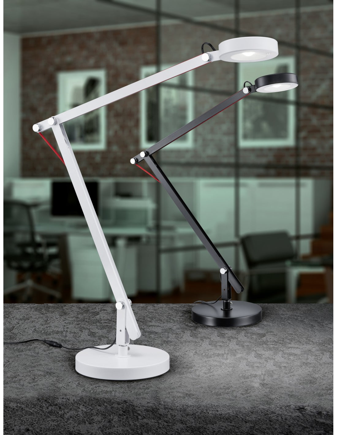 Amsterdam Trio Lighting Verstellbare schwarze LED-Studiolampe