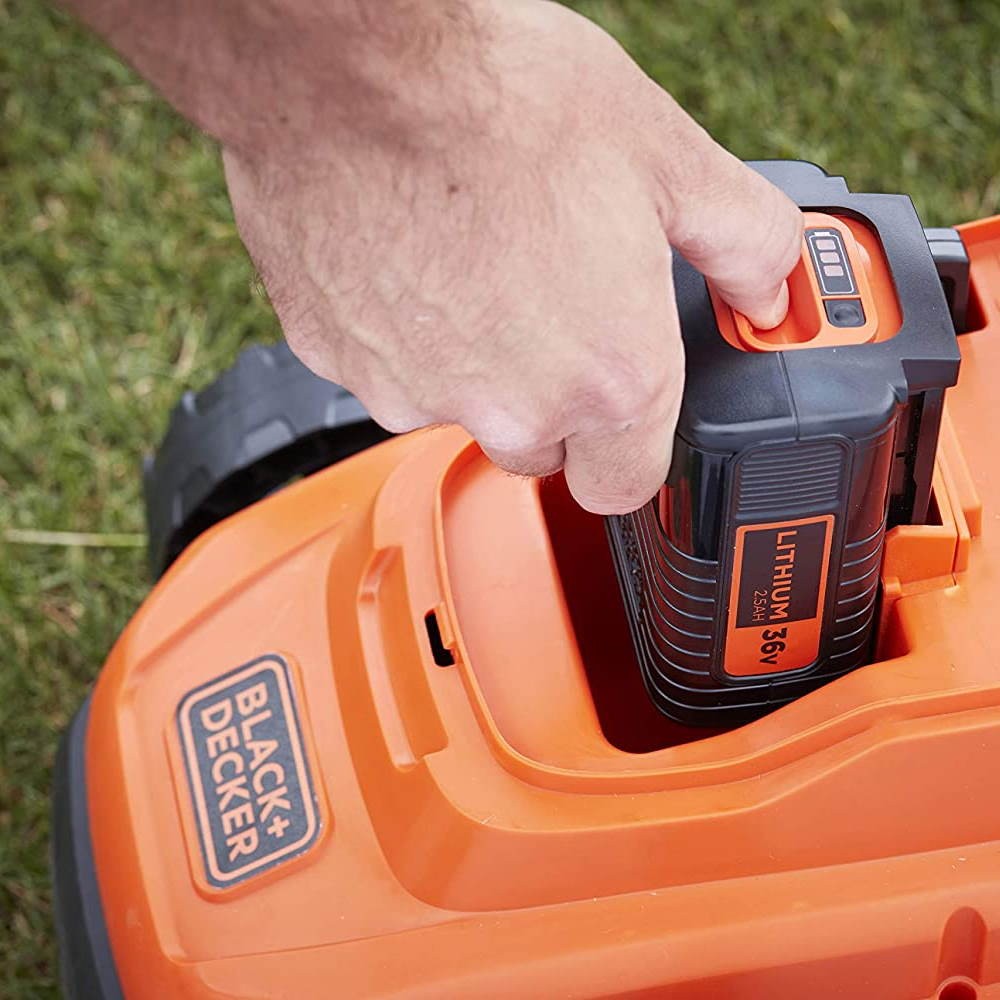 Black&Decker BCMW3318L2-QW Akku-Rasenmäher mit doppeltem 18-V-Akku