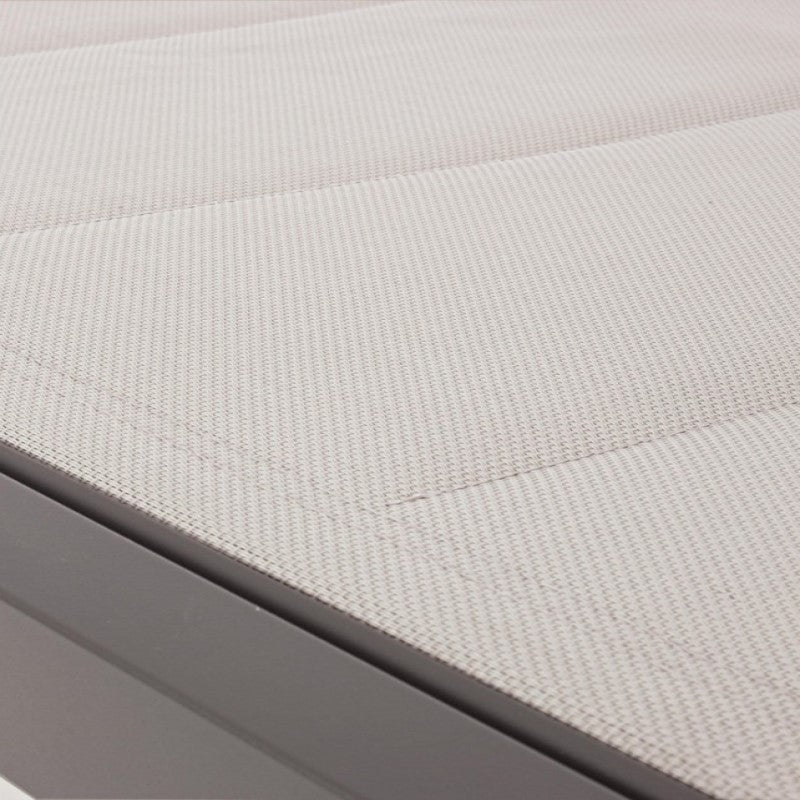 Hilde Kaffee-Hochbett aus Aluminium mit Rollen