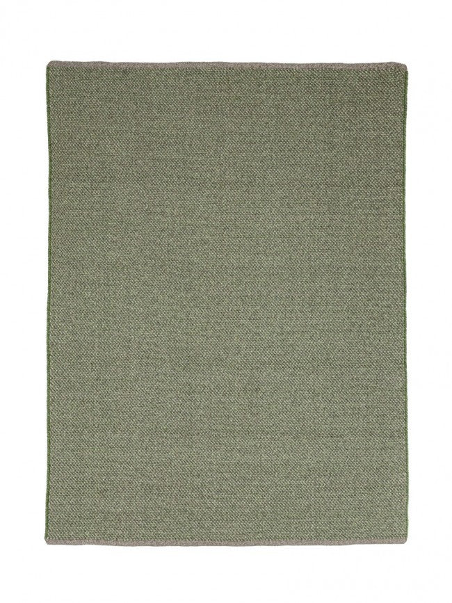 Grüner Outdoor-Teppich aus handgefertigter Kunstfaser 170x240