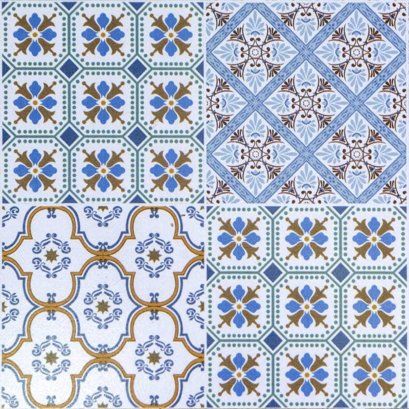Eisenkohle mit Mosaik und Stühle