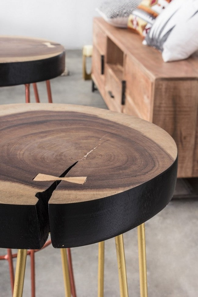 Goldfarbener Barhocker aus Holz im Atmosphäre-Stil