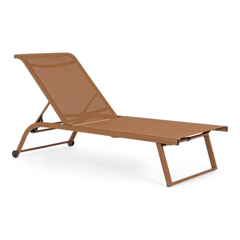 Lettisch mit Taylor Pecan-Rädern